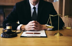 How to choose a specialized and competent lawyer?